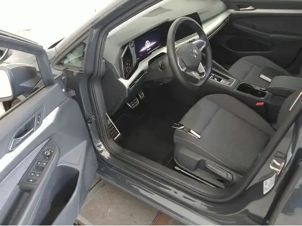VW Golf VIII 8 MOVE 2.0 TDI 5JGar LED+ connect App (6/9)
