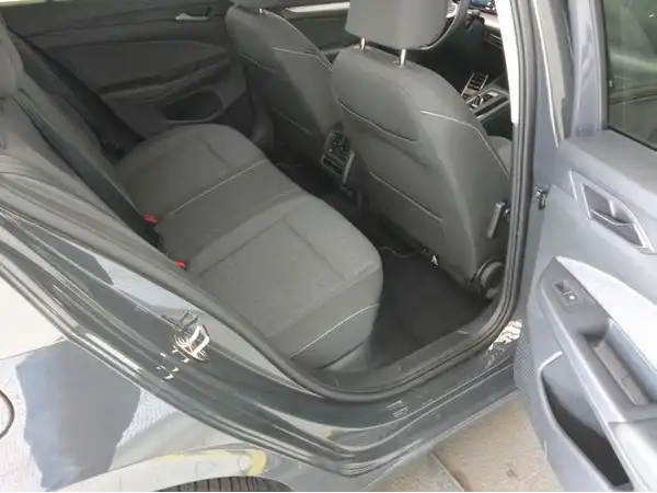 VW Golf VIII 8 MOVE 2.0 TDI 5JGar LED+ connect App (9/9)