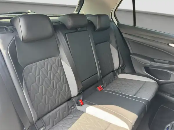 VW Golf VIII 8 GOAL 2.0 TDI Kamera IDA LED+ Travel Assist (15/16)