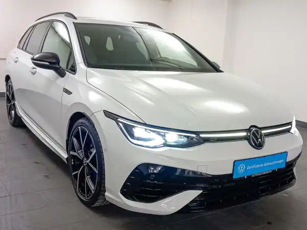 VW Golf VIII Variant R 2.0 TSI 4M AHK IQ.Assist black MATRX ACC (4/21)