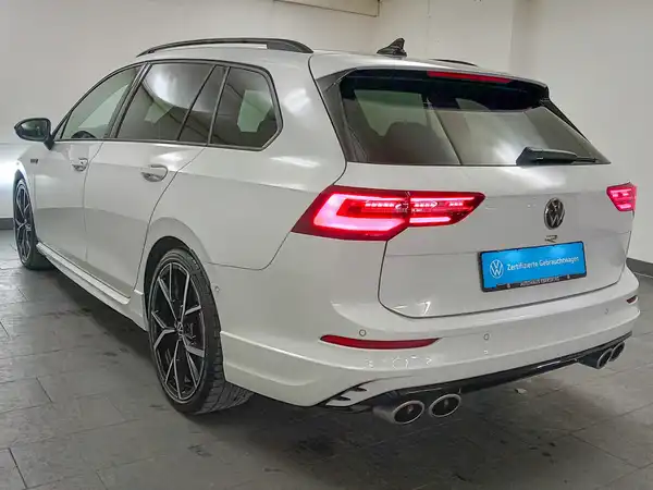 VW Golf VIII Variant R 2.0 TSI 4M AHK IQ.Assist black MATRX ACC (5/21)