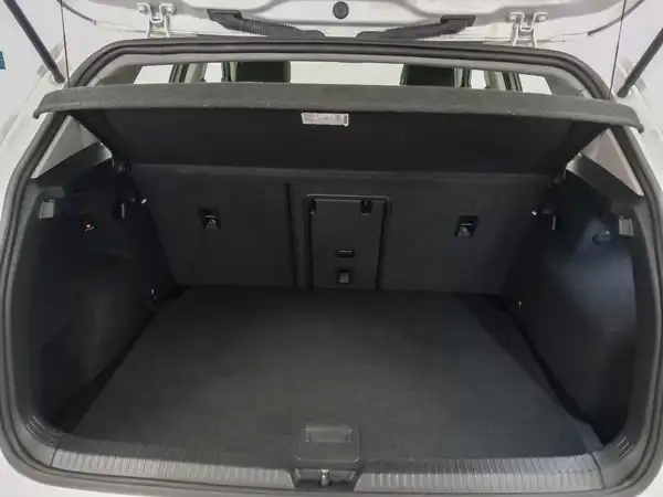 VW Golf VIII 8 STYLE 1.5 TSI 5JGar DCC App Alarm DAB MATRX Pano (13/19)