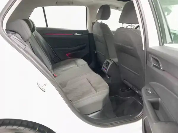 VW Golf VIII 8 STYLE 1.5 TSI 5JGar DCC App Alarm DAB MATRX Pano (14/19)