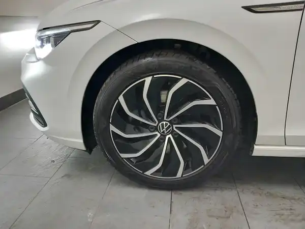 VW Golf VIII 8 STYLE 1.5 TSI 5JGar DCC App Alarm DAB MATRX Pano (19/19)