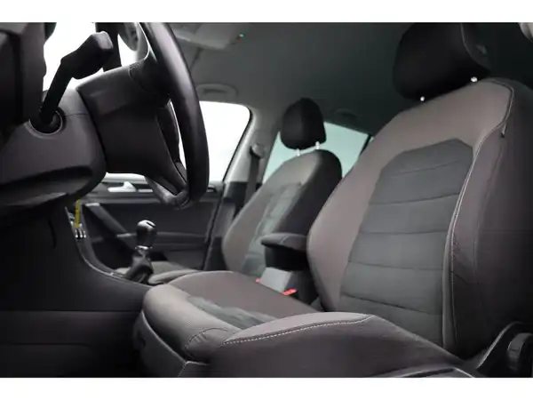 VW Golf VII 1.5 TSI ACT BlueMotion Highline (23/26)