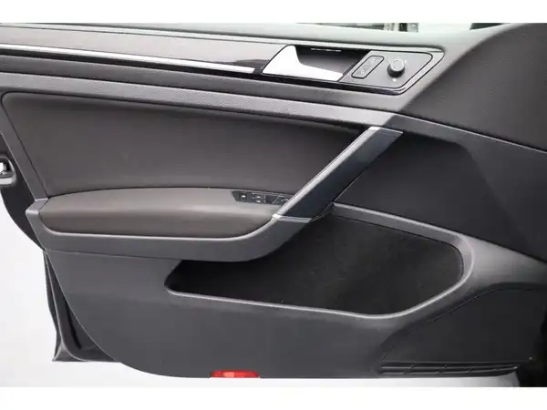 VW Golf VII 1.5 TSI ACT BlueMotion Highline (10/26)