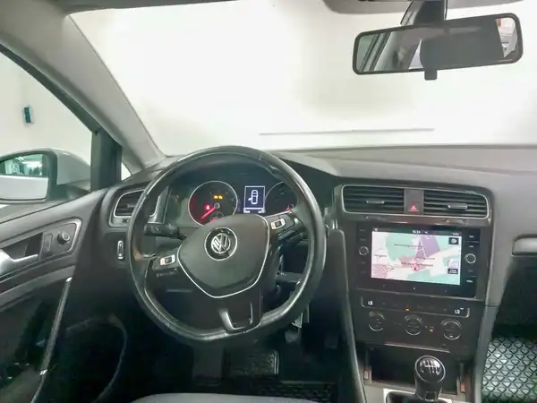 VW Golf 1.0 TSI LED Sound Navi ACC (11/21)