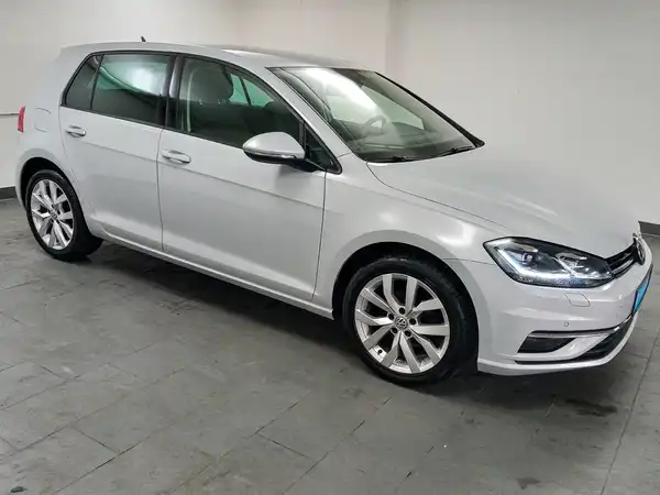 VW Golf 1.0 TSI LED Sound Navi ACC (4/21)