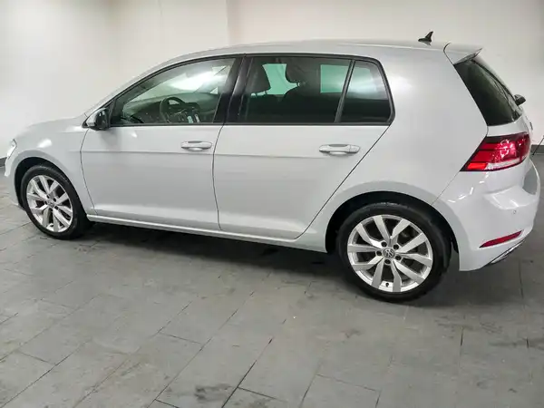 VW Golf 1.0 TSI LED Sound Navi ACC (5/21)