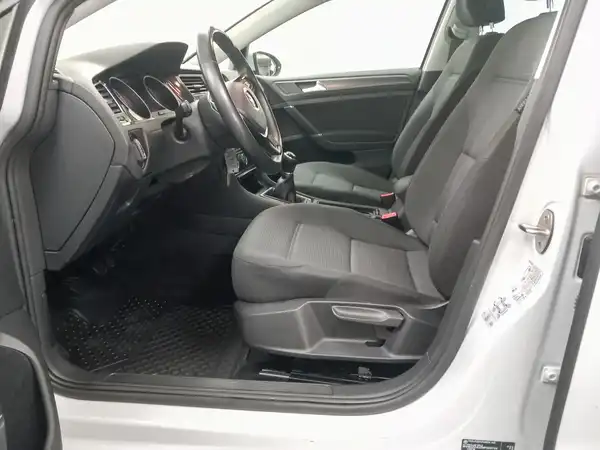 VW Golf 1.0 TSI LED Sound Navi ACC (9/21)