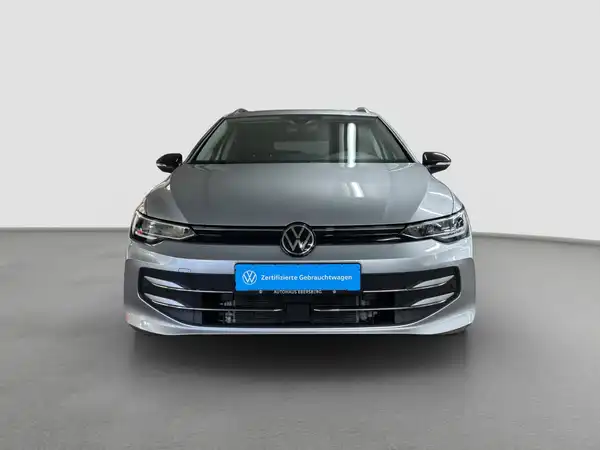 VW Golf VIII Variant Life 1.5 eTSI (3/16)