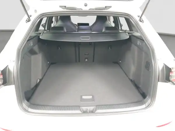 VW Golf Variant R-Line 1.5 eTSI (13/17)