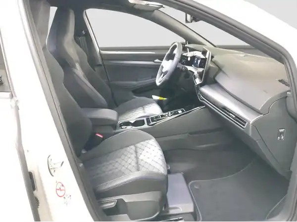 VW Golf Variant R-Line 1.5 eTSI (15/17)