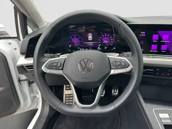VW Golf VIII 8 MOVE 2.0 TDI 5JGar Pano App SHZ LightAssist (11/17)