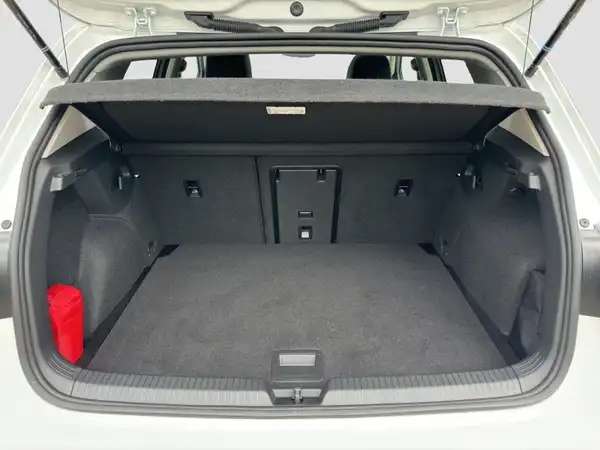 VW Golf VIII 8 MOVE 2.0 TDI 5JGar Pano App SHZ LightAssist (13/17)