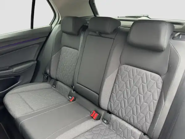 VW Golf VIII 8 MOVE 2.0 TDI 5JGar Pano App SHZ LightAssist (9/17)