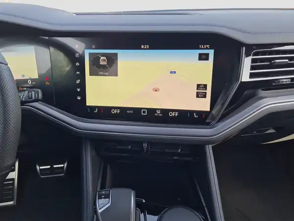VW Touareg R 3.0 V6 eHybrid (12/16)