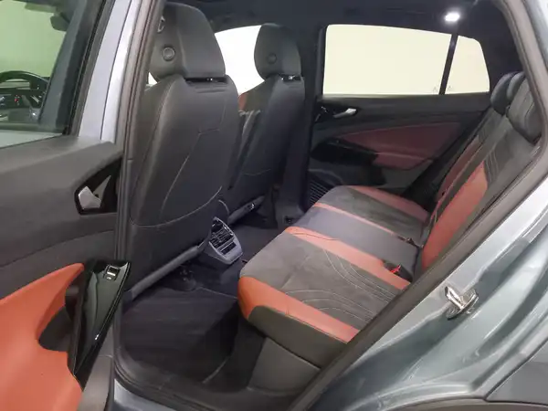 VW ID.5 Pro Performance Assist Design+ ergo MATRX AHK (11/20)