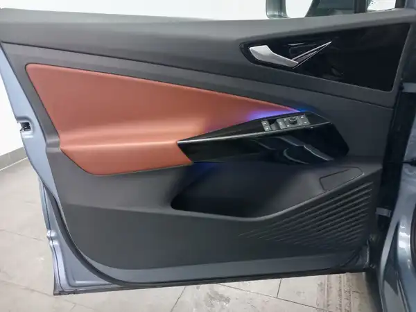 VW ID.5 Pro Performance Assist Design+ ergo MATRX AHK (10/20)