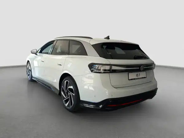 VW ID.7 Tourer Pro (7/16)