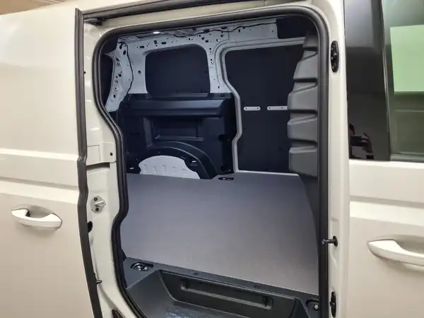 VW ID. Buzz Cargo Pro (10/15)