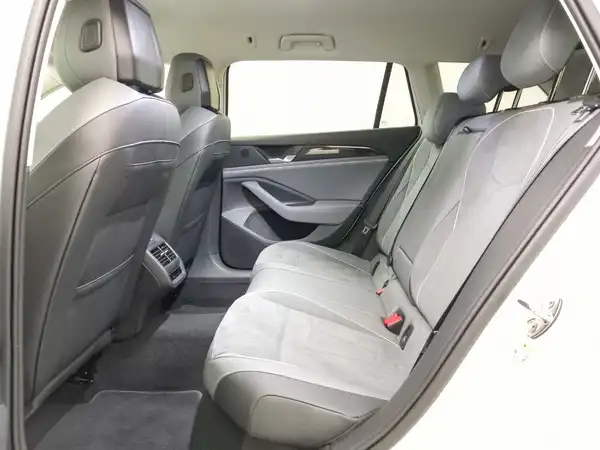 VW Passat Variant 2024 NEU 1.5 TI Business IQ.Assist+ TrailerAssist (10/18)