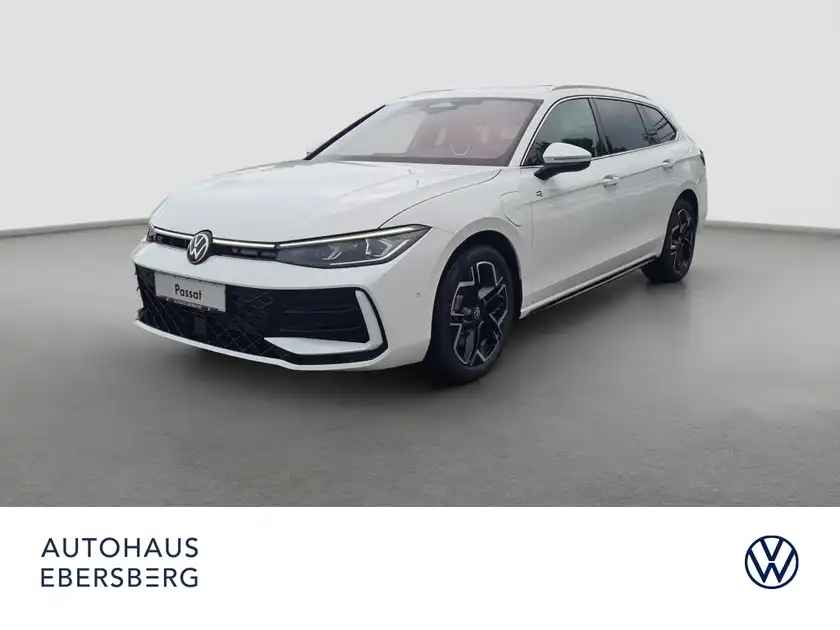 VW Passat R-Line 1.5 eHybrid (1/17)