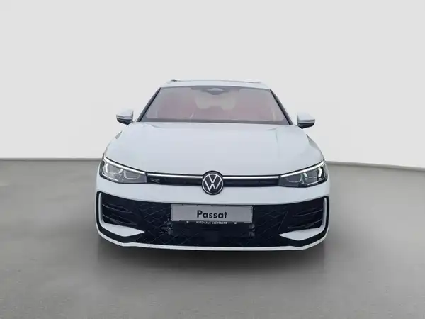 VW Passat R-Line 1.5 eHybrid (3/17)