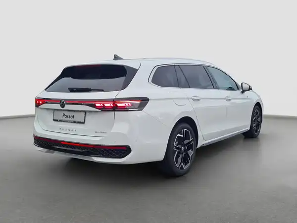 VW Passat R-Line 1.5 eHybrid (5/17)