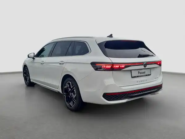 VW Passat R-Line 1.5 eHybrid (7/17)