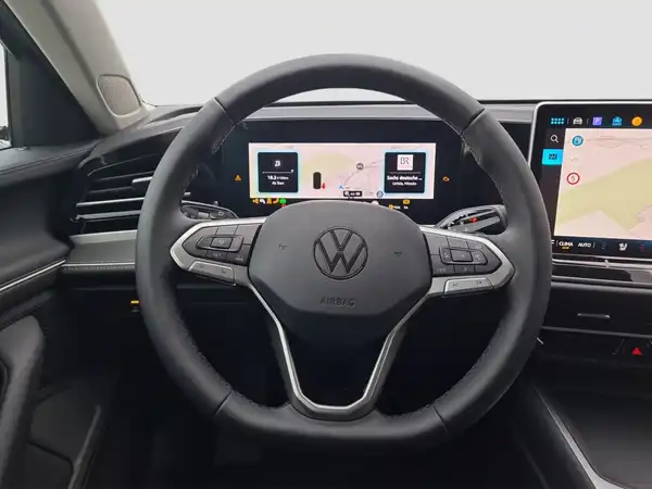 VW Passat Business 2.0 TDI (11/16)