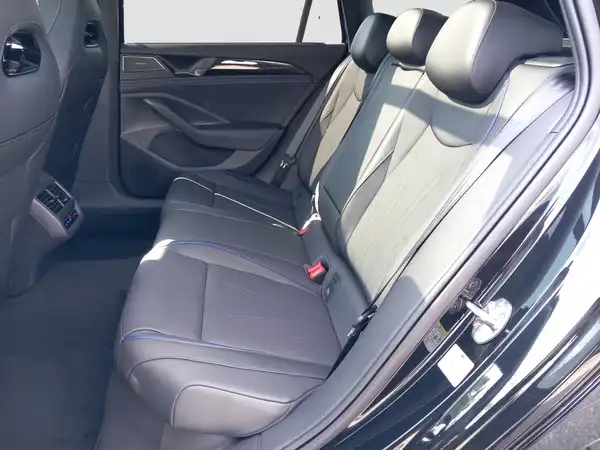 VW Passat R-Line 2.0 TDI 4M (9/17)