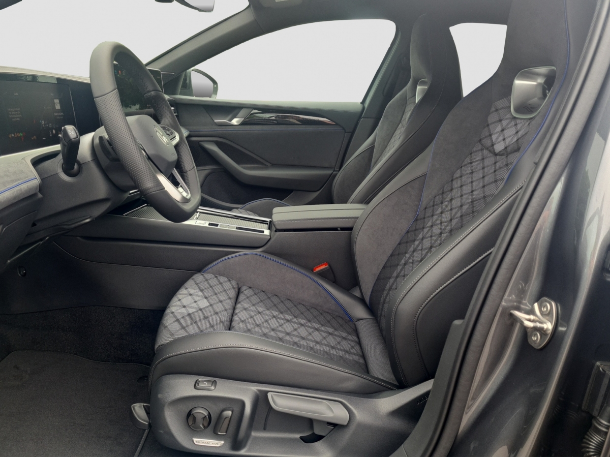 VW Passat R-Line 2.0 TDI 4M (8/16)