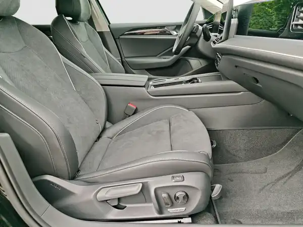 VW Passat Business 2.0 TDI (15/17)