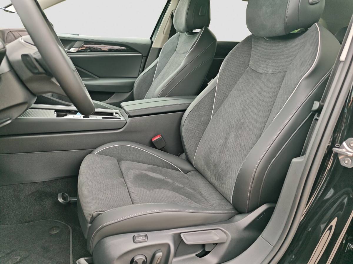 VW Passat Business 2.0 TDI (8/17)