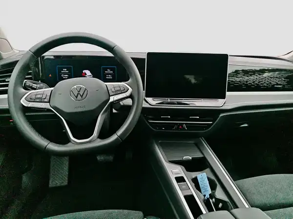 VW Passat Business 2.0 TDI (10/17)