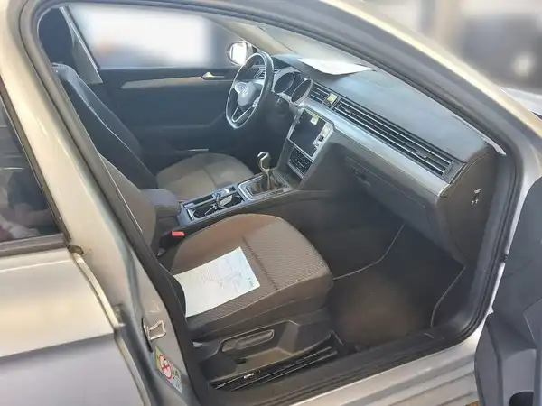 VW Passat Variant 2.0 TDI (4/4)