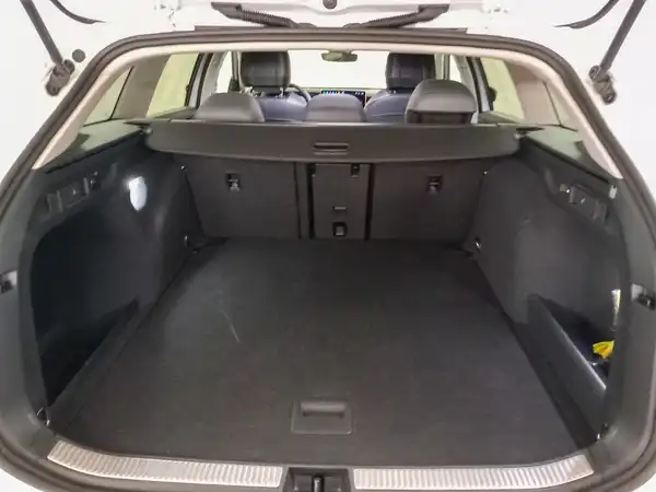VW Passat Variant Business IQ.DRIVE AHK RFK Lenk-bhz (14/20)