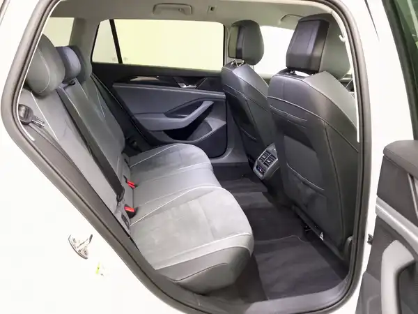 VW Passat Variant Business IQ.DRIVE AHK RFK Lenk-bhz (15/20)