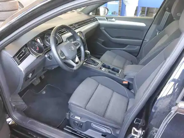 VW Passat Variant 2.0 TDI Business IQ.Drive/Light 360 AHK (4/4)