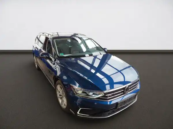 VW Passat Variant GTE 1.4 TSI Hybrid R-Line DCC Leder MATRX (3/10)