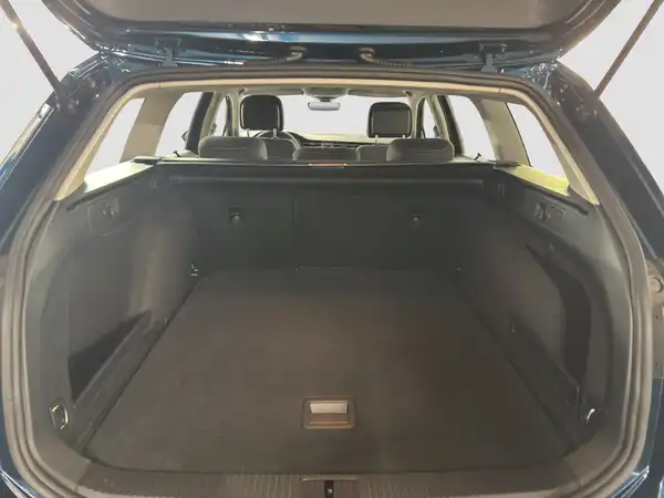 VW Passat Variant Business 2.0 TDI ALarm Travel Assist+ Kamera (13/16)