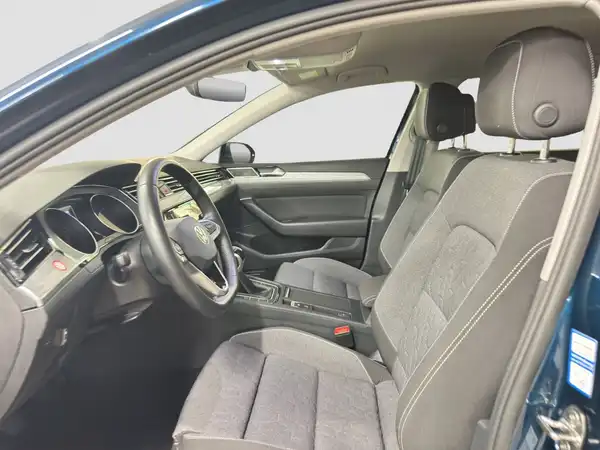 VW Passat Variant Business 2.0 TDI ALarm Travel Assist+ Kamera (8/16)