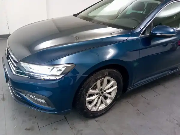 VW Passat Variant Business 1.5 TSI Winter Navi conect App (16/18)