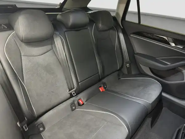VW Passat Business 2.0 TDI (16/17)