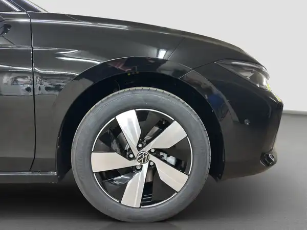 VW Passat Business 2.0 TDI (17/17)