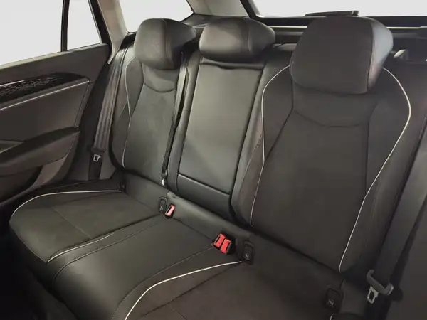 VW Passat Business 2.0 TDI (9/17)