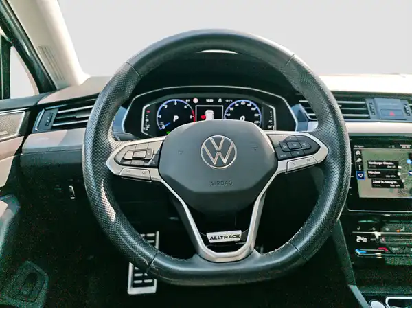 VW Passat Variant 4M Business IQ.Light AHK Digital Pano (11/16)