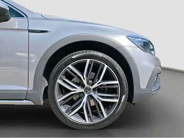 VW Passat Variant 4M Business IQ.Light AHK Digital Pano (16/16)