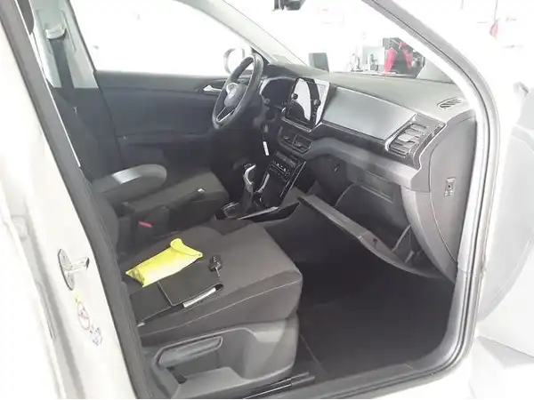 VW T-Cross Life 1.0 TSI 5JGar beats LM17 SHZ Travel Spur ACC (7/8)
